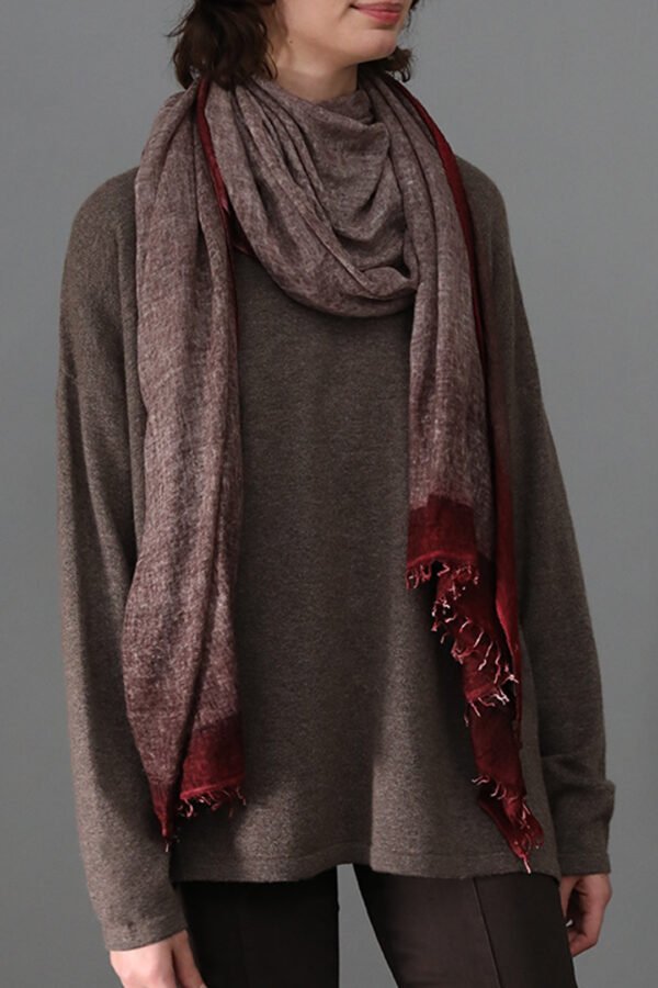 CHOCOLATE BORDEAUX SCARF IN HAND DYED CASHMERE - Image 2