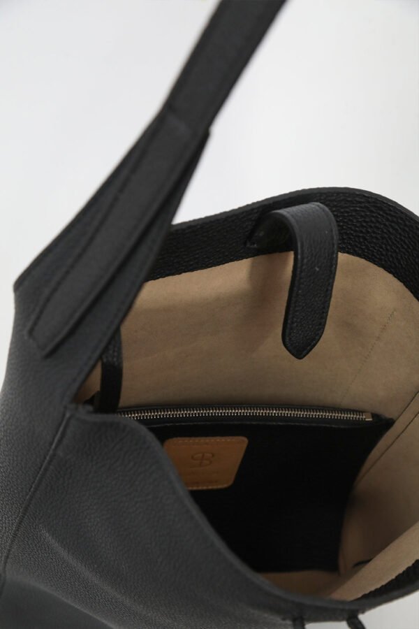 BRIO BUCKLE BAG IN ITALIAN CALFSKIN NAVY - Image 7